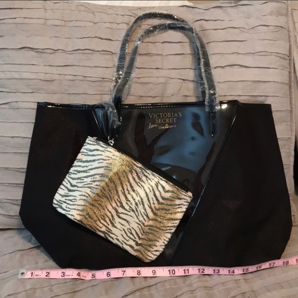 Victoria Secret Tote w/little essential zip bag